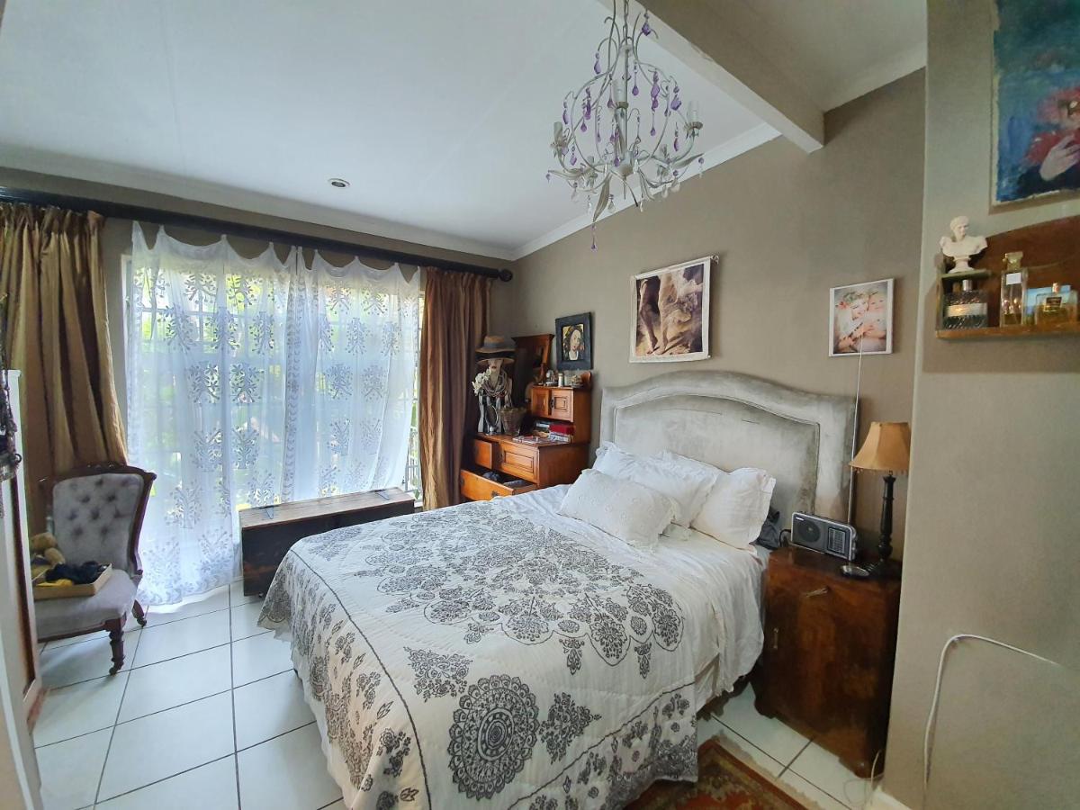 Waterhouse Guest Lodge In Waterkloof Pretoria Room photo